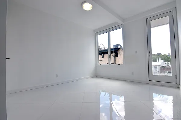 Rented by Triplemint | media 11