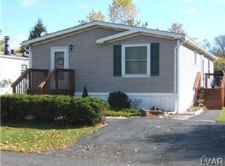 282 Silverwind Ct, Bath, PA 18014