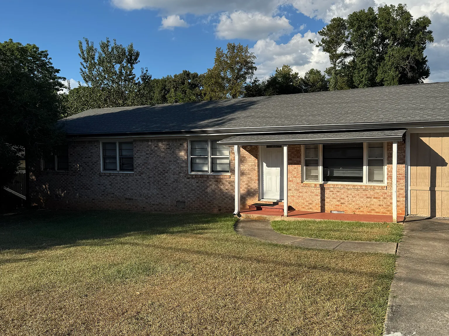 3 bed, $2,400 — Photo 1