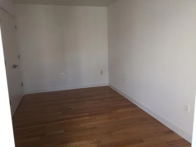 237 N 2nd St #2G — Photo 3