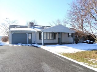 4757 Elizabethtown Rd, Manheim, PA 17545