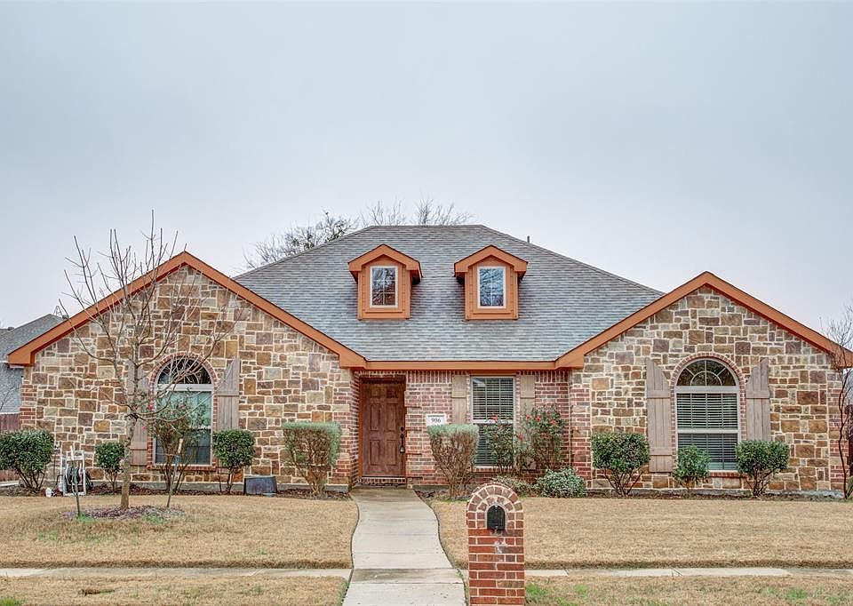 1st image of 906 Mockingbird Ln