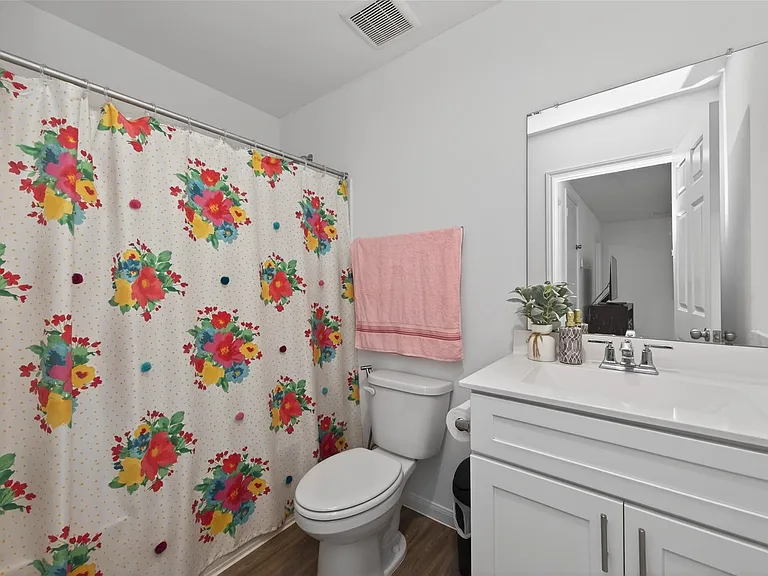 7326 Madison Commons Ln — Photo 24