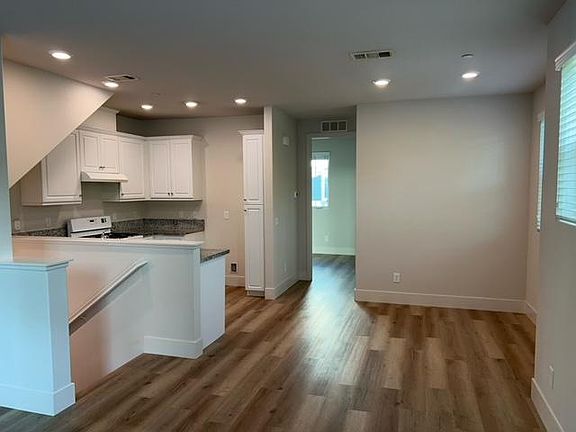 5th image of 7249 N Maple Rd