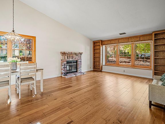 3rd image of 2650 Green Glen Rd
