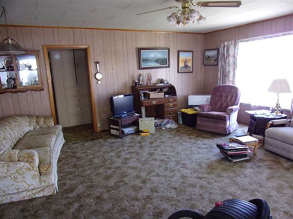 2nd image of 208 College St