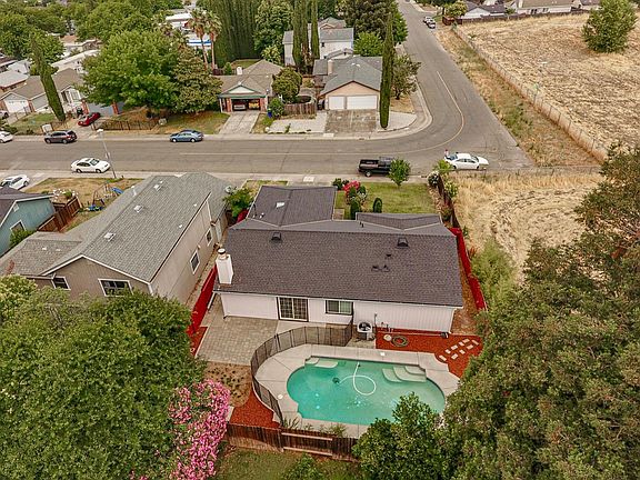 4th image of 4678 Danroth Dr