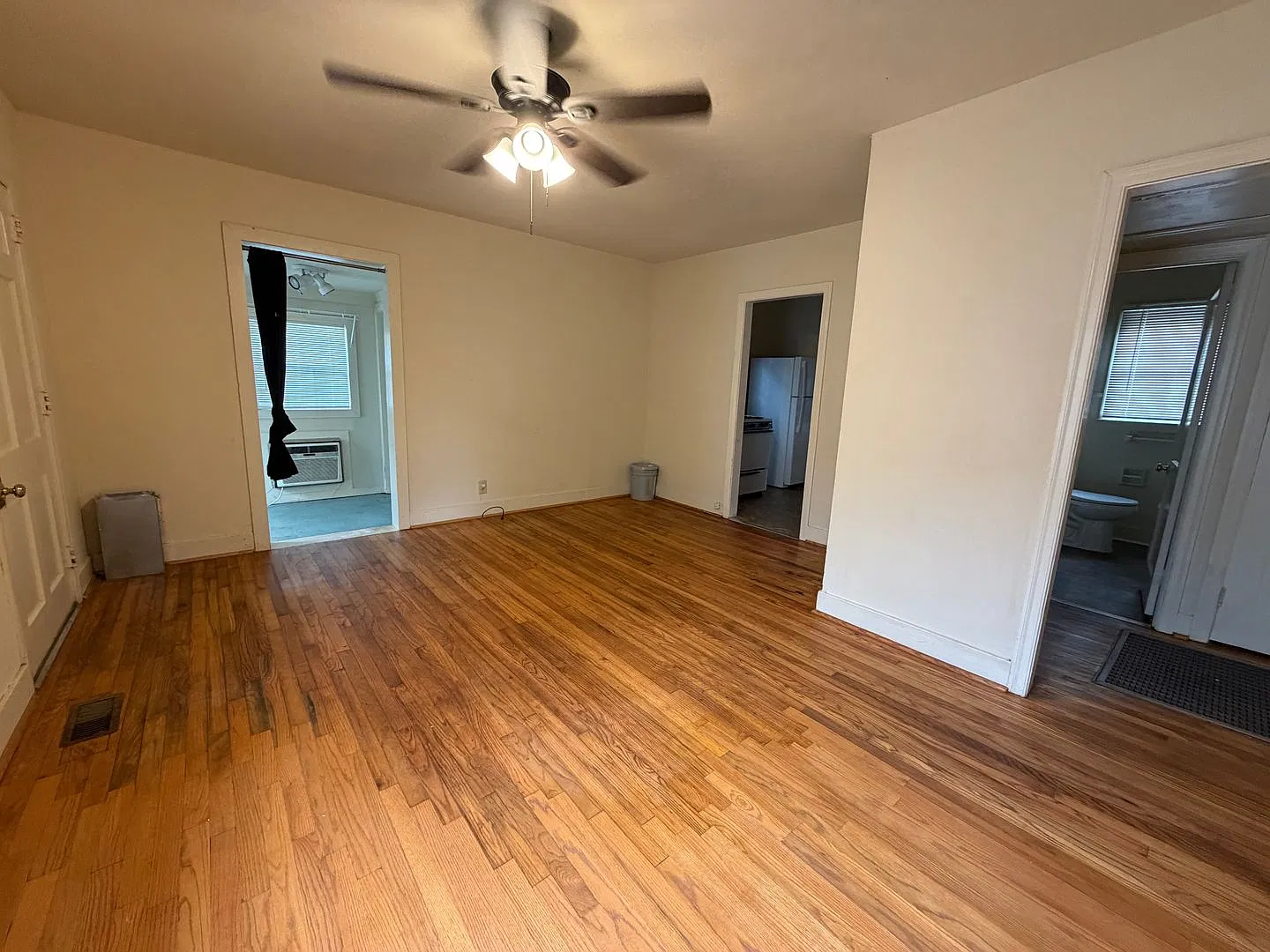 922 E Glenn Ave — Photo 2