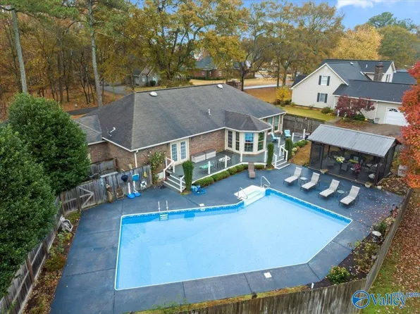 1707 Walnut St, Albertville, AL 35950