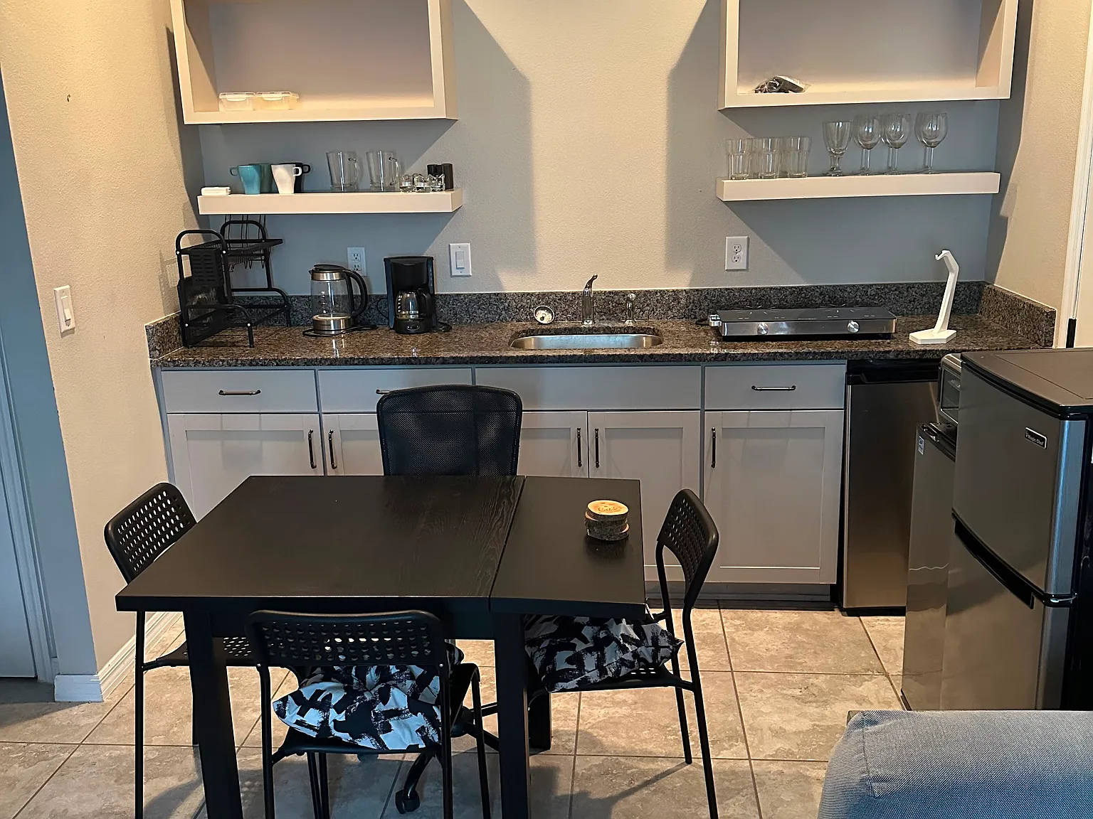 1 bed, 450 sqft, $1,600 — Photo 4