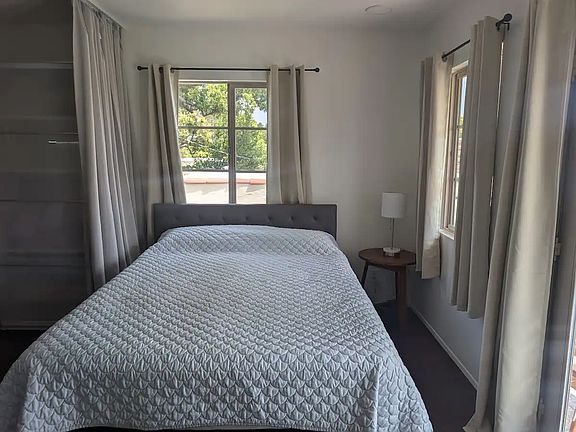 5th image of 405 Bonita Ave