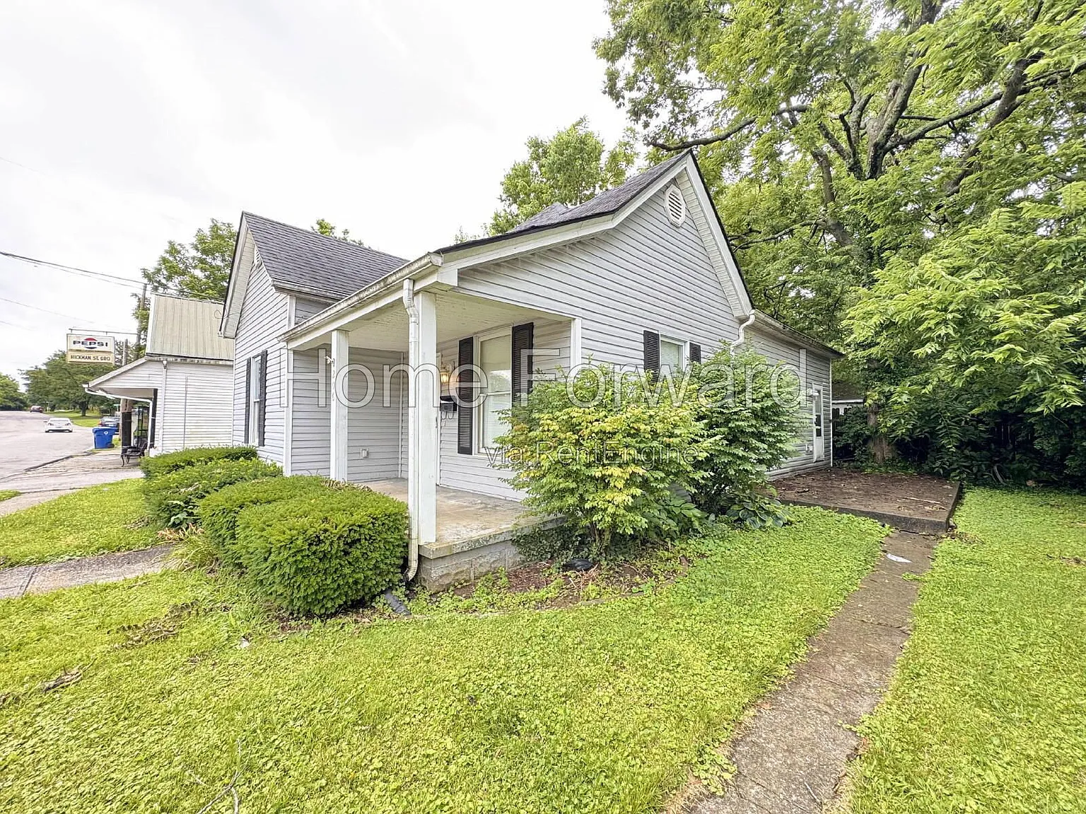 3 bed, 1.0 bath, 1253 sqft, $1,275 — Photo 3