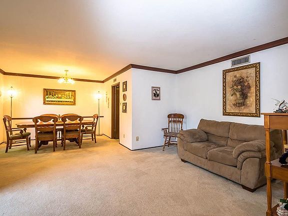 3rd image of 10615 Black Walnut Dr
