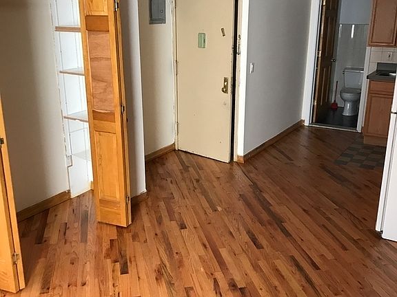 3rd image of 120 Orchard St #O5