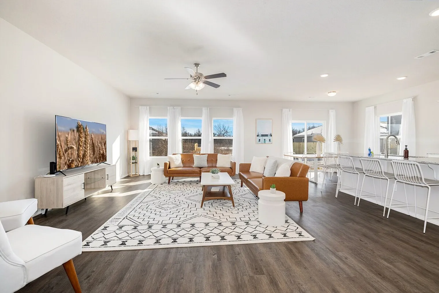 4 bed, 2.0 bath, 2055 sqft, $4,162 — Photo 2