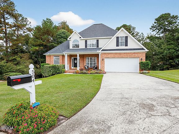 3rd image of 504 Edgefield Way