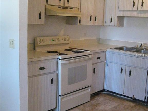 3rd image of 7210 N Manhattan Ave APT 923