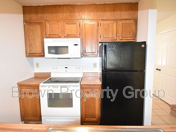 5th image of 244 Wickford Ct APT 4