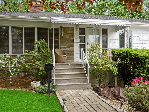 4th image of 1312 Birch Hill Ln