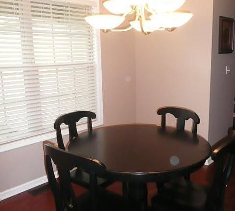 4th image of 305 Nelson Park