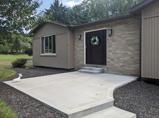 545 Valencia Rd, Mars, PA 16046