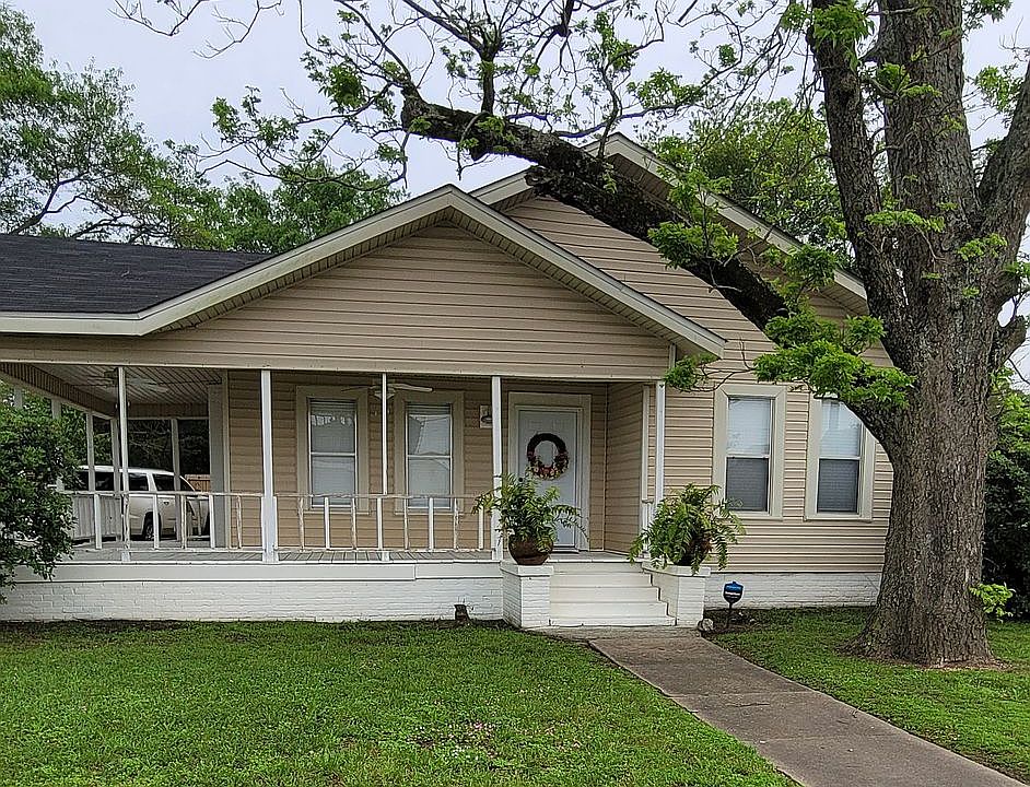 116 E Main St, Headland, AL 36345 Zillow