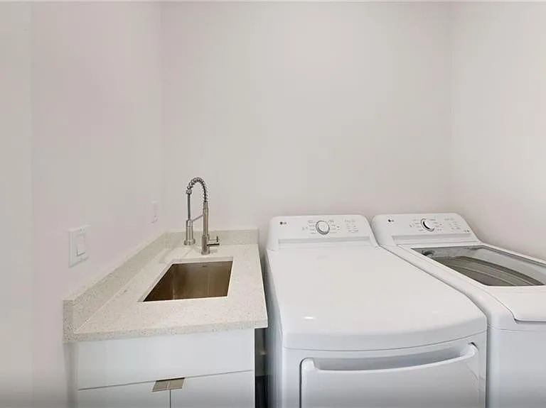6048 Stratton Rd — Photo 26