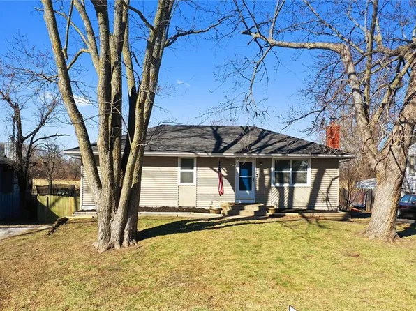 902 SW Locust St, Oak Grove, MO 64075