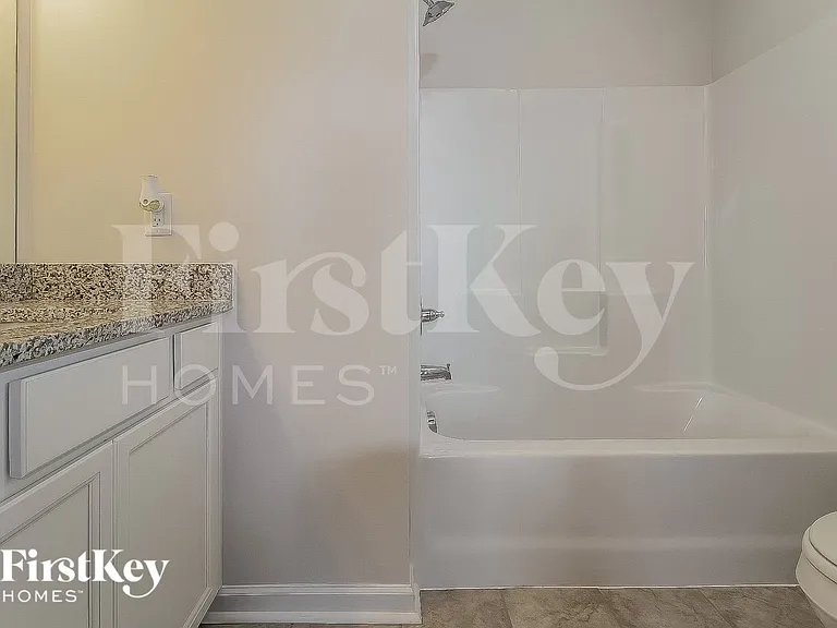 310 Ashborne Ln — Photo 12