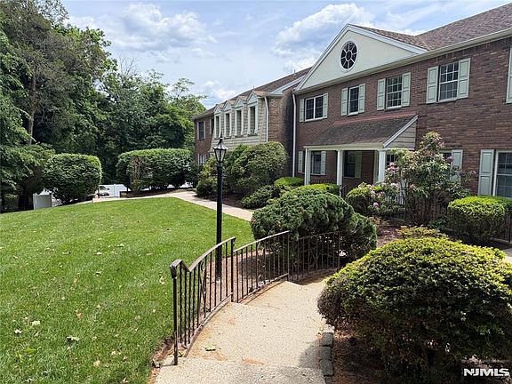 2nd image of 358 Maple Ave #3584