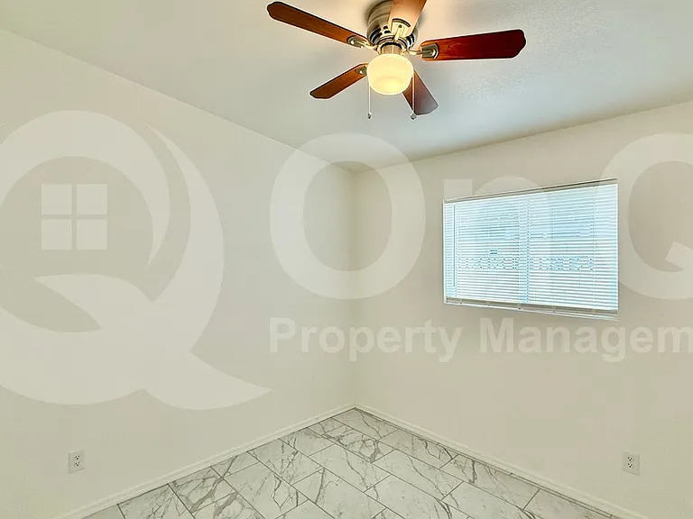 741 E Erie St #1 — Photo 31