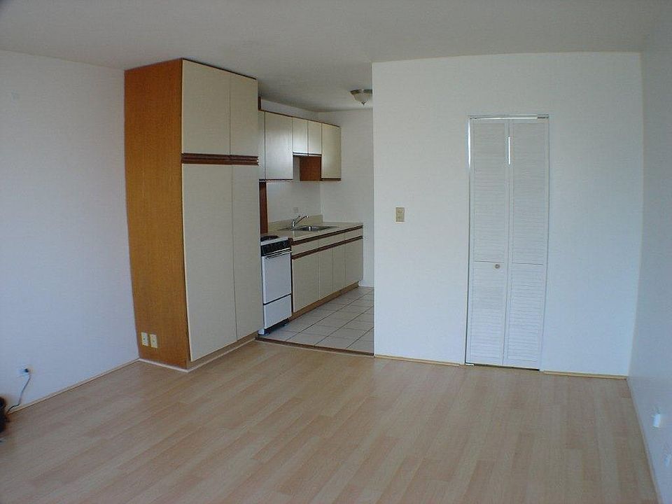 2nd image of 909 University Ave APT 218