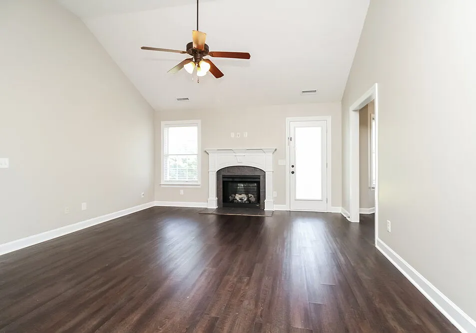 4 bed, 3.0 bath, 1799 sqft, $2,510 — Photo 4