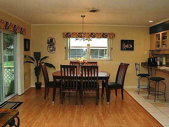 3rd image of 5246 Poinsetta Ave