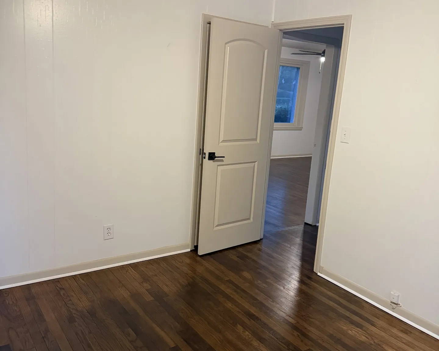 3 bed, $2,000 — Photo 2