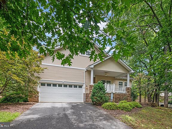 2nd image of 107 Sunset Cir
