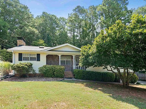 2nd image of 190 Eagle Ct
