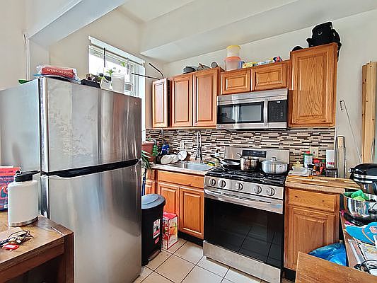 4th image of 411 Greene Ave #2B