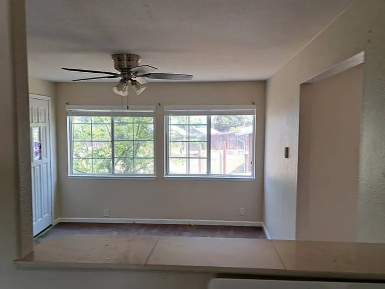 303 Gossage Way — Photo 8