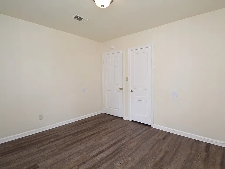 1218 N Kirk St — Photo 10
