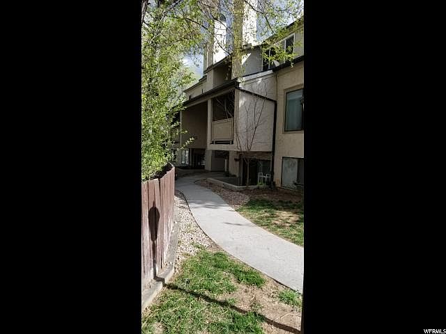 1st image of 989 E Creekhill Ln