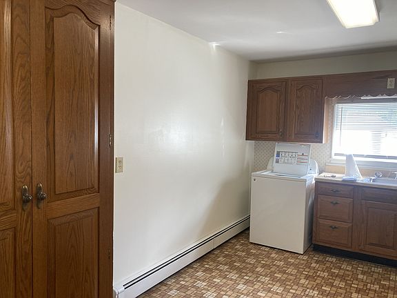 4th image of 75 E Main St Floor 2
