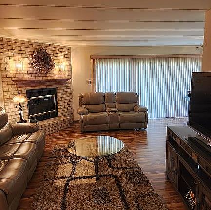 5th image of 15703 Deerfield Ct