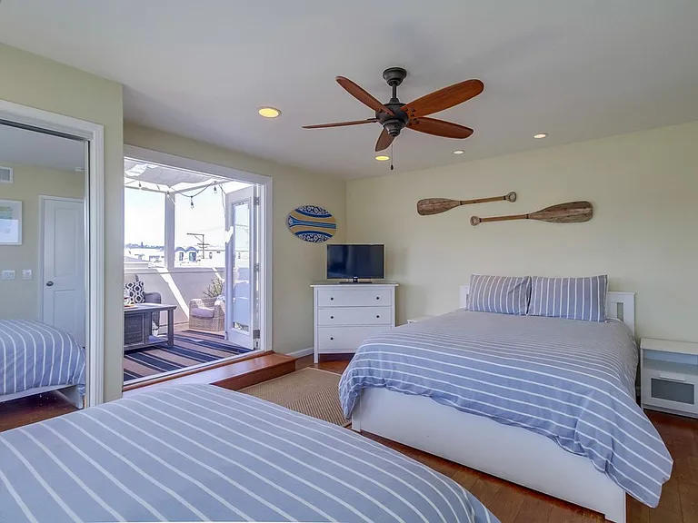 824 Ostend Ct — Photo 12
