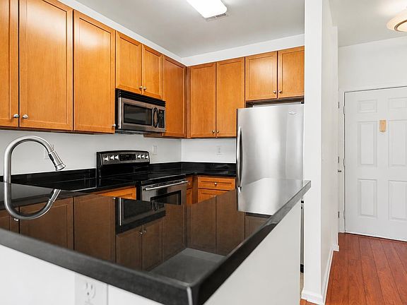 4th image of 24 Avenue At Port Imperial APT 316