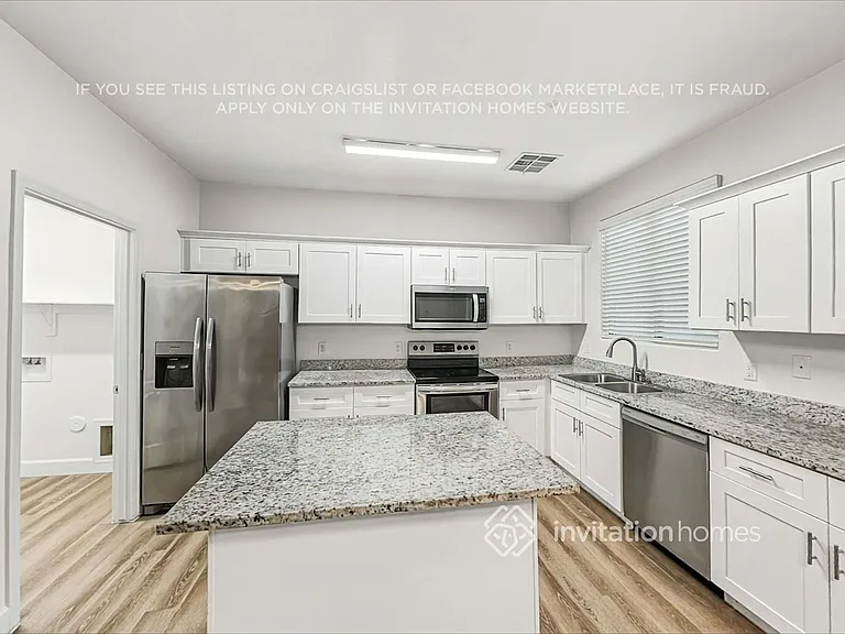 14667 N 174th Ave — Photo 10