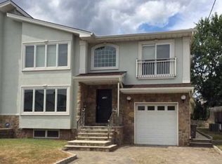 121 Grove St, Elmwood Park, NJ 07407