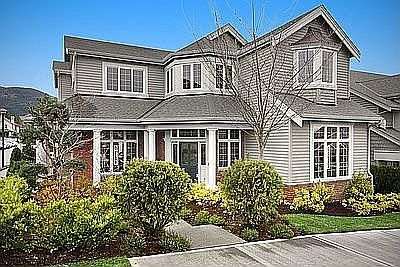 1st image of 1479 26th Ave NE