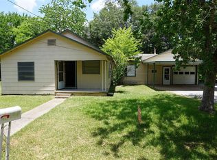 513 Gonzales Ave, Eagle Lake, TX 77434