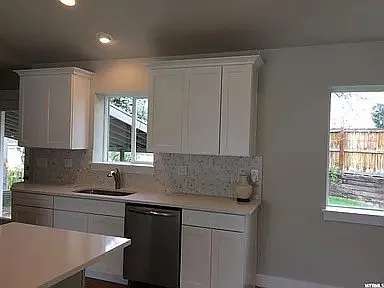 1795 E Gunderson Ln — Photo 2